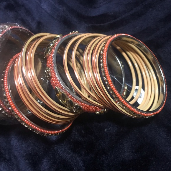 Bangles/bracelets - Picture 2 of 6